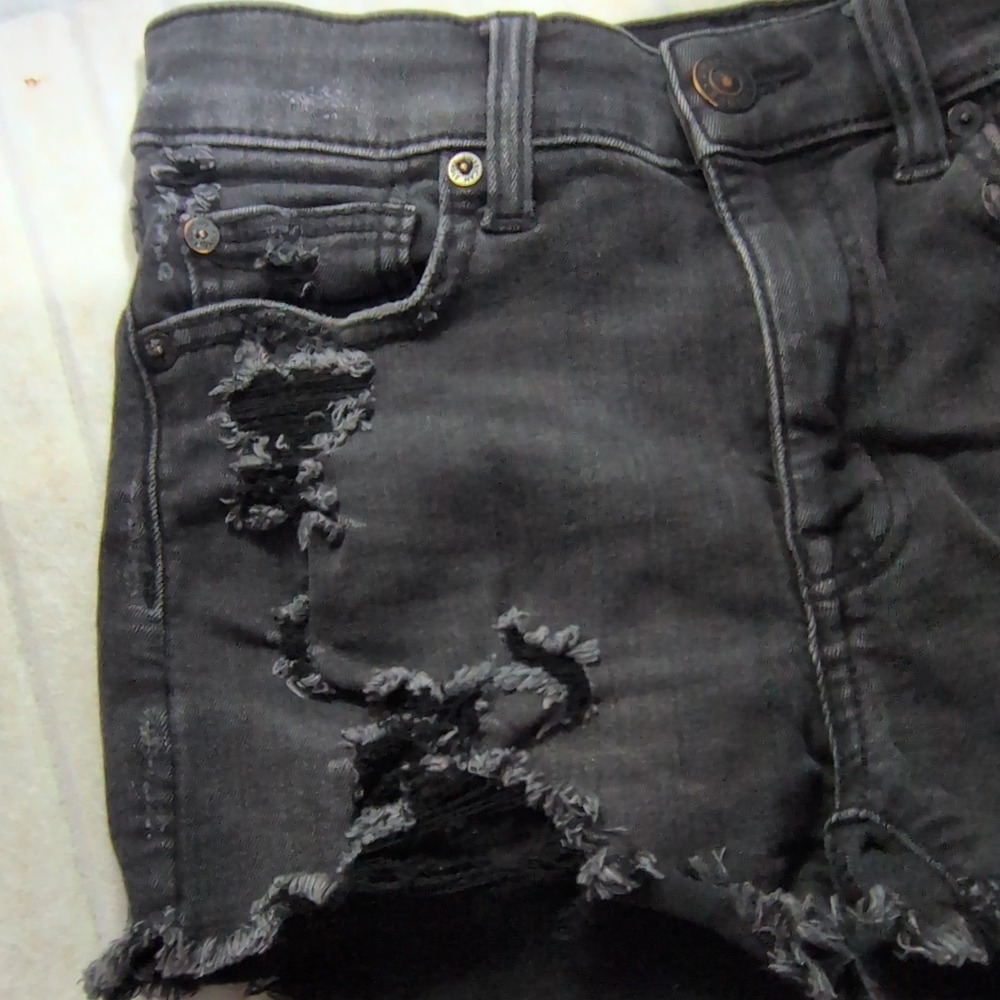 American Eagle Outfiter Blk Distresed  Edgy Festil Y2K cut off denim shorts -sz2 - Picture 6 of 10